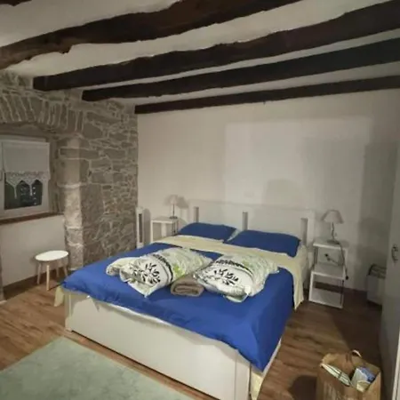 Elegant Judita - Two Bedroom Buzet